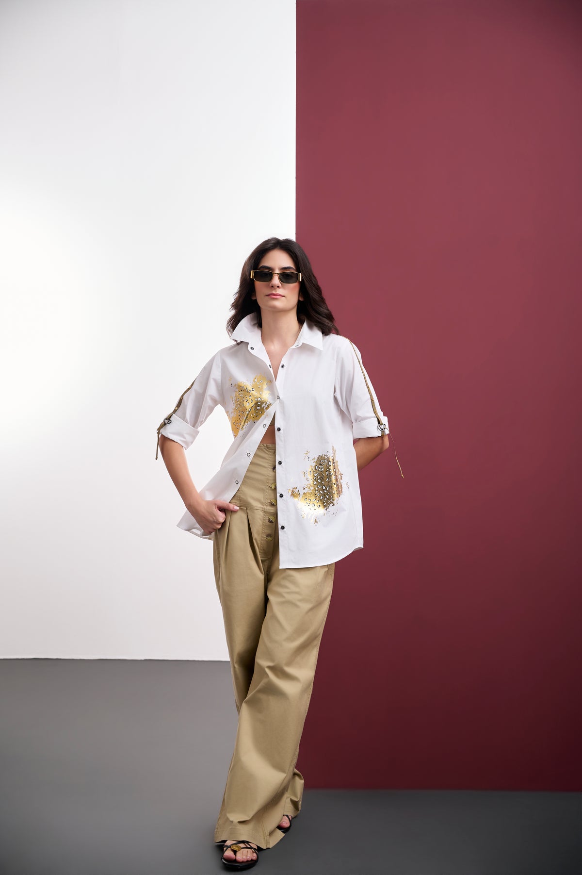 WHITE COTTON GOLD FOIL SHIRT WITH EYELET SLEEVE TAPE