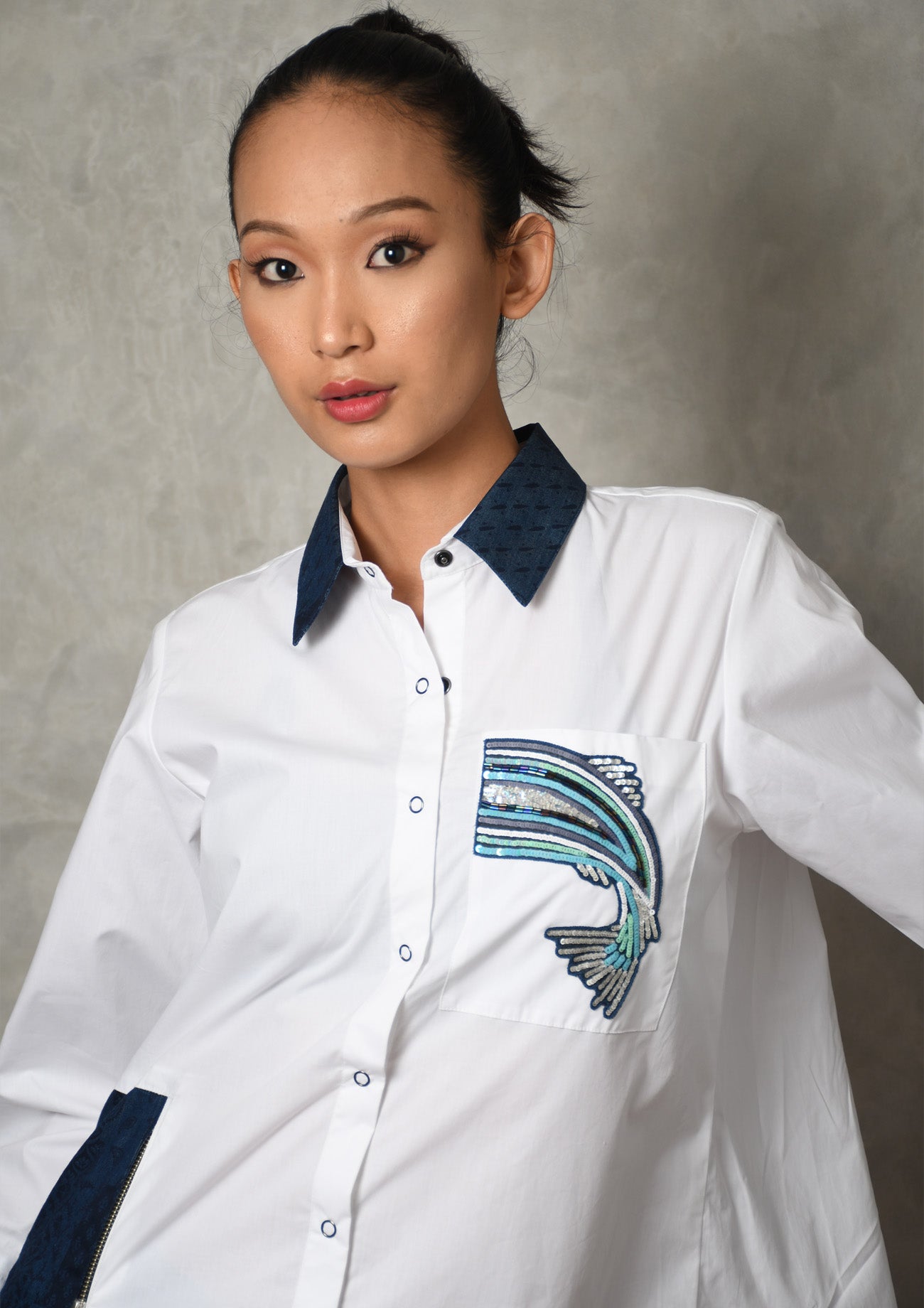 White Shirt with Pleated Back and Embroidery