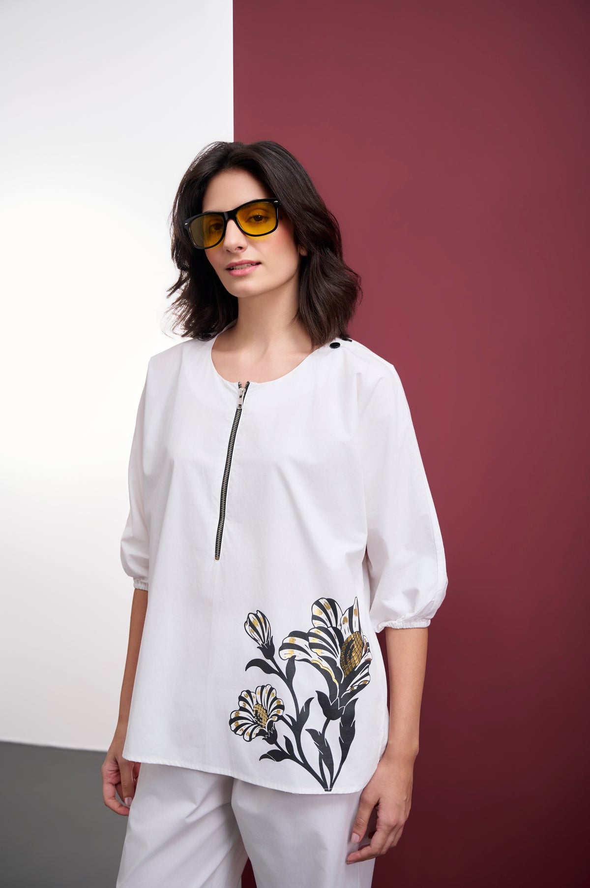 WHITE COTTON HIGH-LOW TOP WITH RHINESTONE LEAF EMBROIDERY