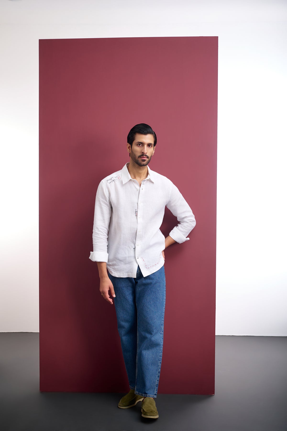 WHITE LINEN SHIRT WITH HAND-PAINTED DETAILS