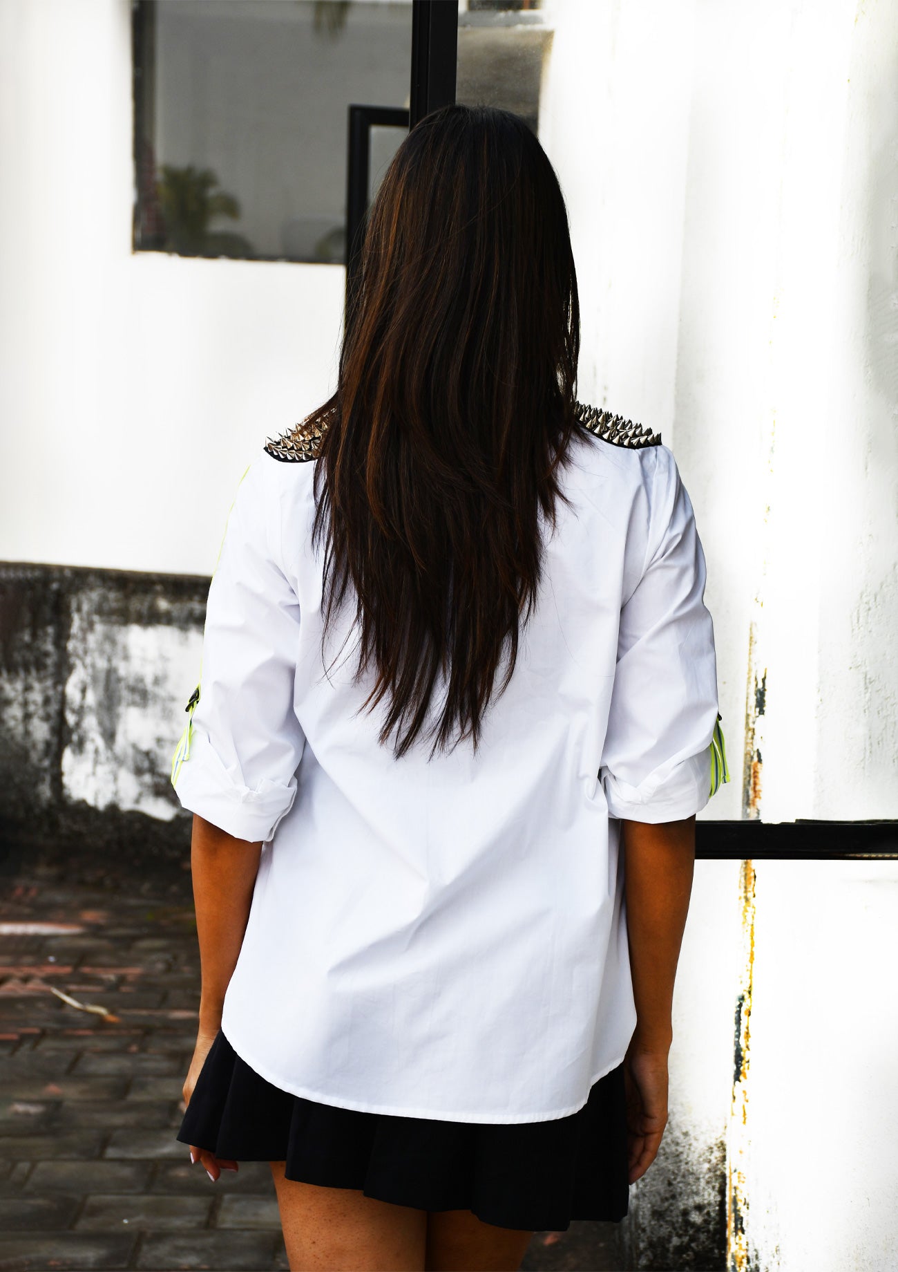 WHITE COTTON SHIRT WITH SPIKE EMBELLISHED SHOULDER PATCH